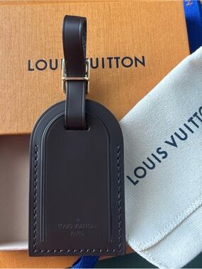 Louis Vuitton Brown Leather Luggage Tag with Gold Hardware